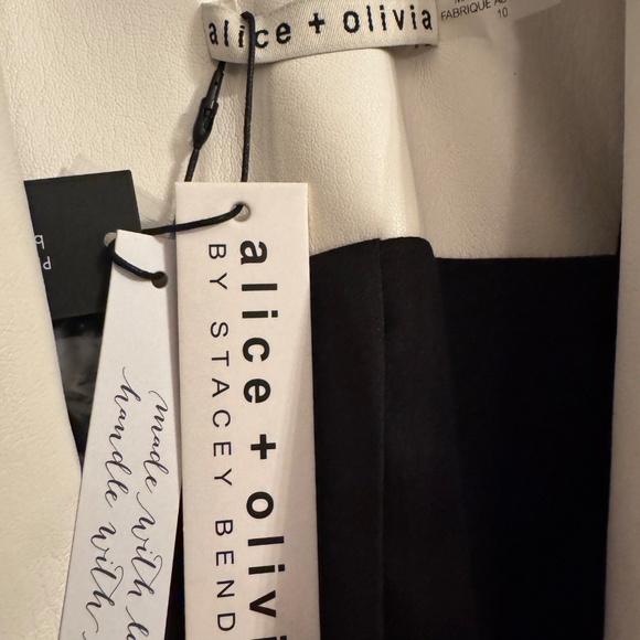 NWT Alice + Olivia Breann Black/Off White Vegan Leather Blazer Size 10 - Picture 7 of 10